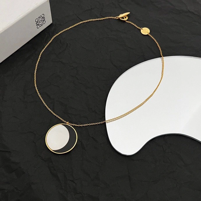 Cozy Loewe Necklaces 212583