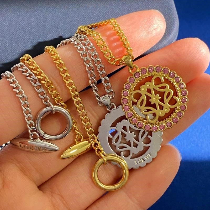 ModernLook Loewe Necklaces 209746