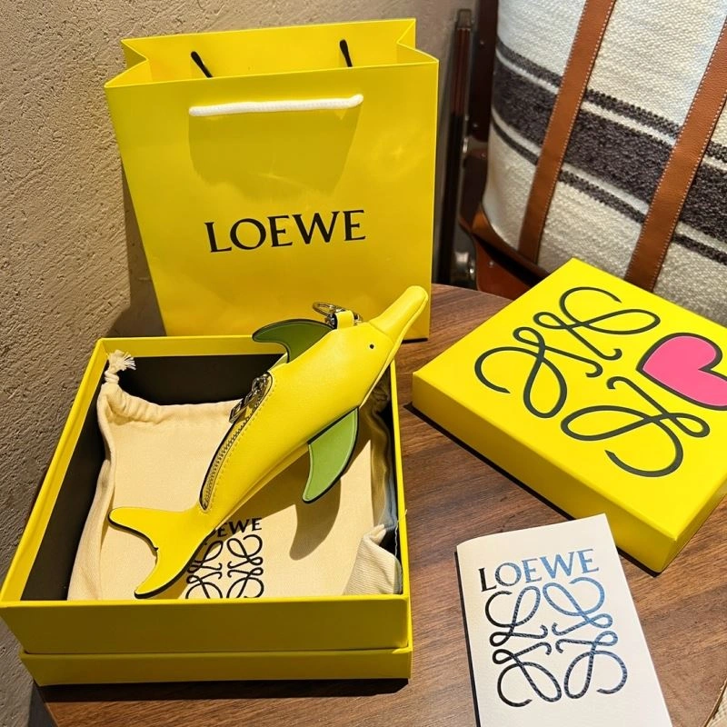 Vibrant Loewe Ornaments 269877