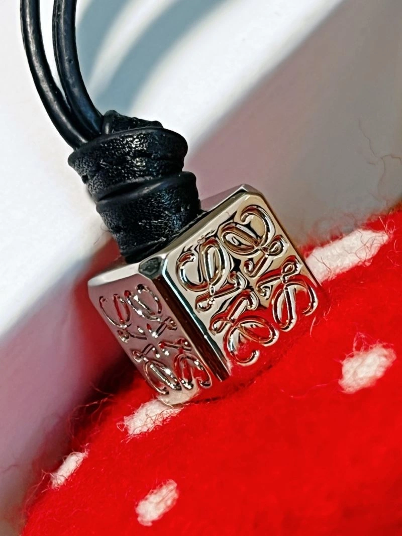 Durable Loewe Ornaments 270383
