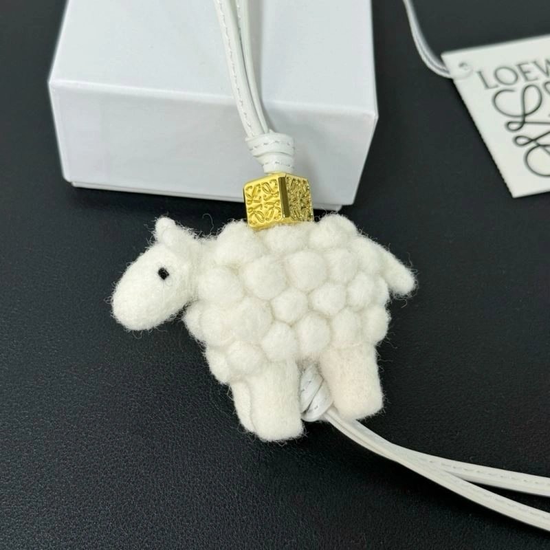 WeatherProof Loewe Ornaments 269536