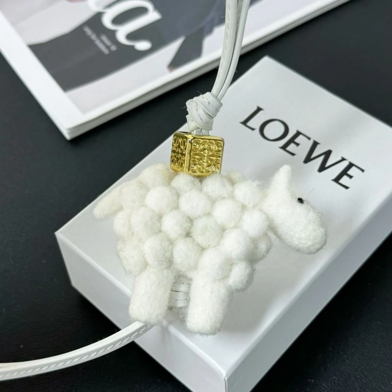 WeatherProof Loewe Ornaments 269536