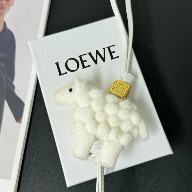 WeatherProof Loewe Ornaments 269536