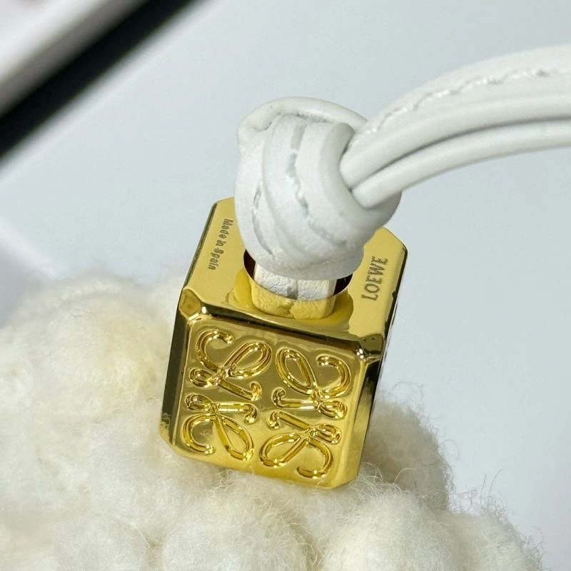 WeatherProof Loewe Ornaments 269536
