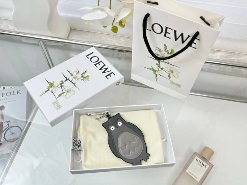Resilient Loewe Ornaments 269428