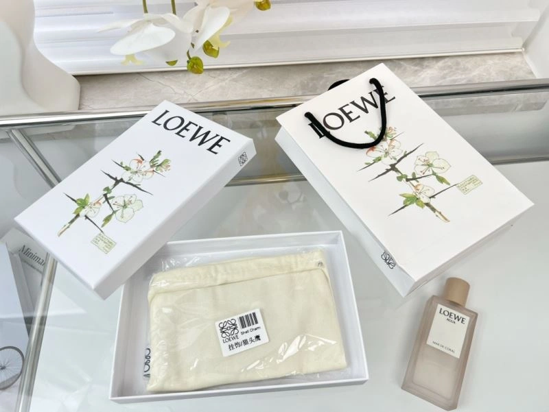 Resilient Loewe Ornaments 269428