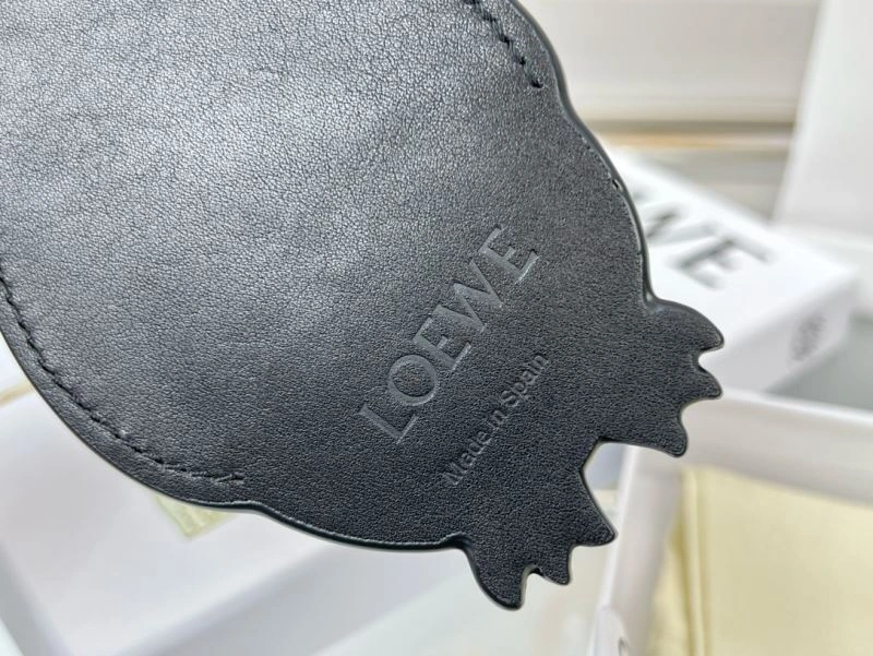 Resilient Loewe Ornaments 269428
