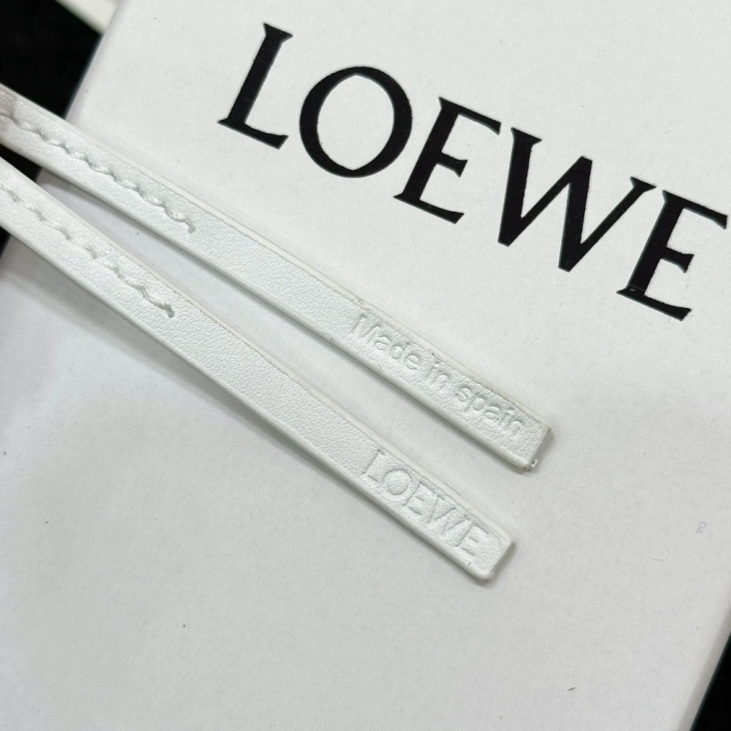 Loewe Ornaments Snug 269617