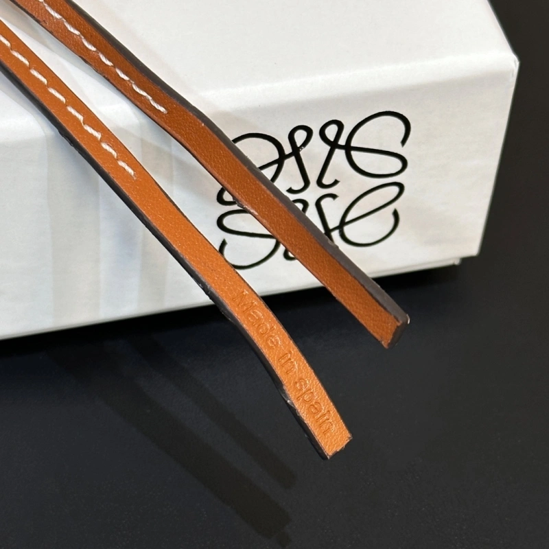 FreshLook Loewe Ornaments 269604
