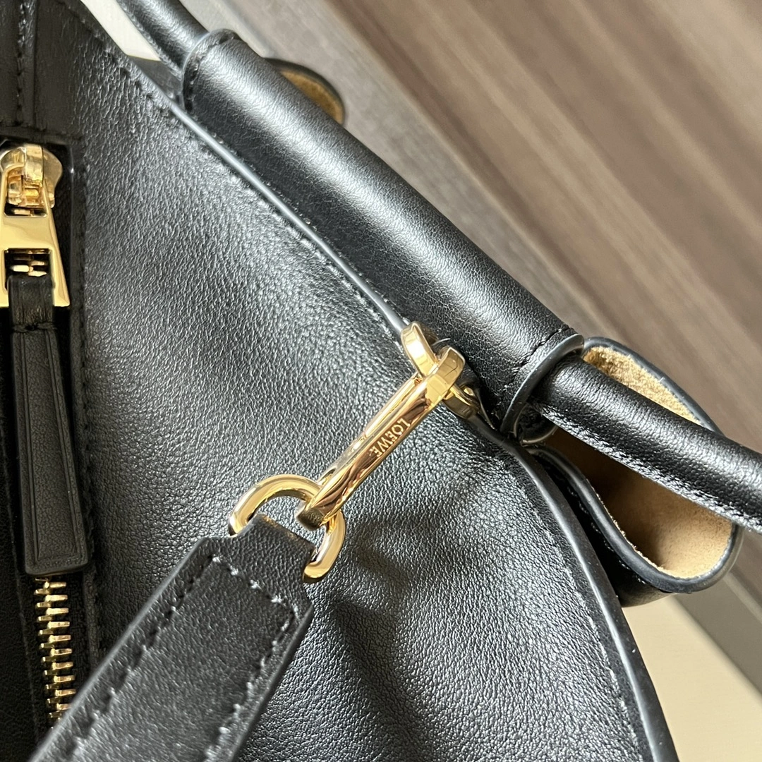 Loewe Paseo Bags Trendsetting 72131