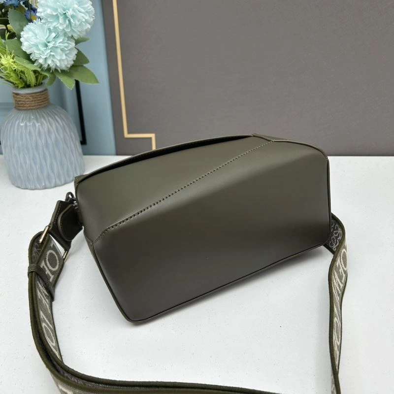 Minimalist Loewe Puzzle Bags 83715
