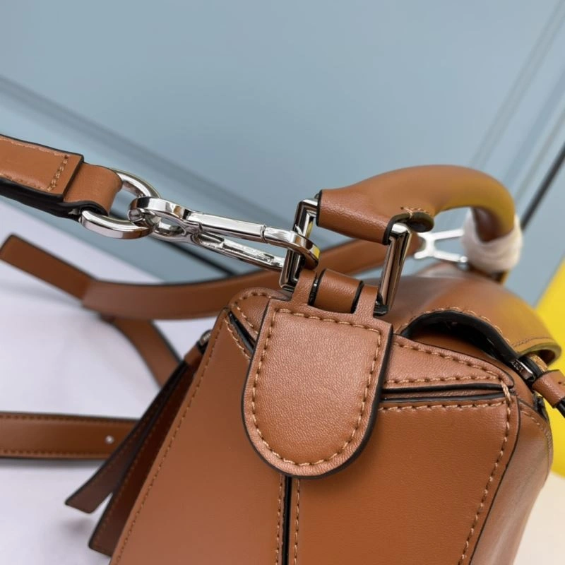 Minimalist Loewe Puzzle Bags 83680