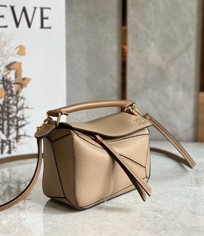 Resilient Loewe Puzzle Bags 58416