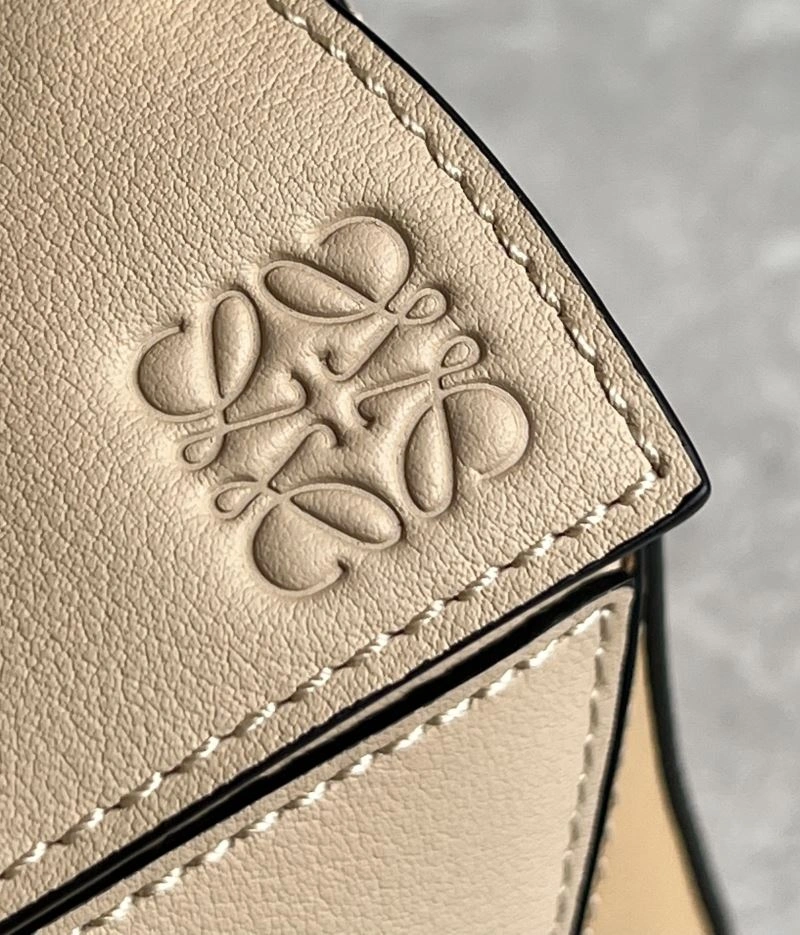 ModernLook Loewe Puzzle Bags 58402