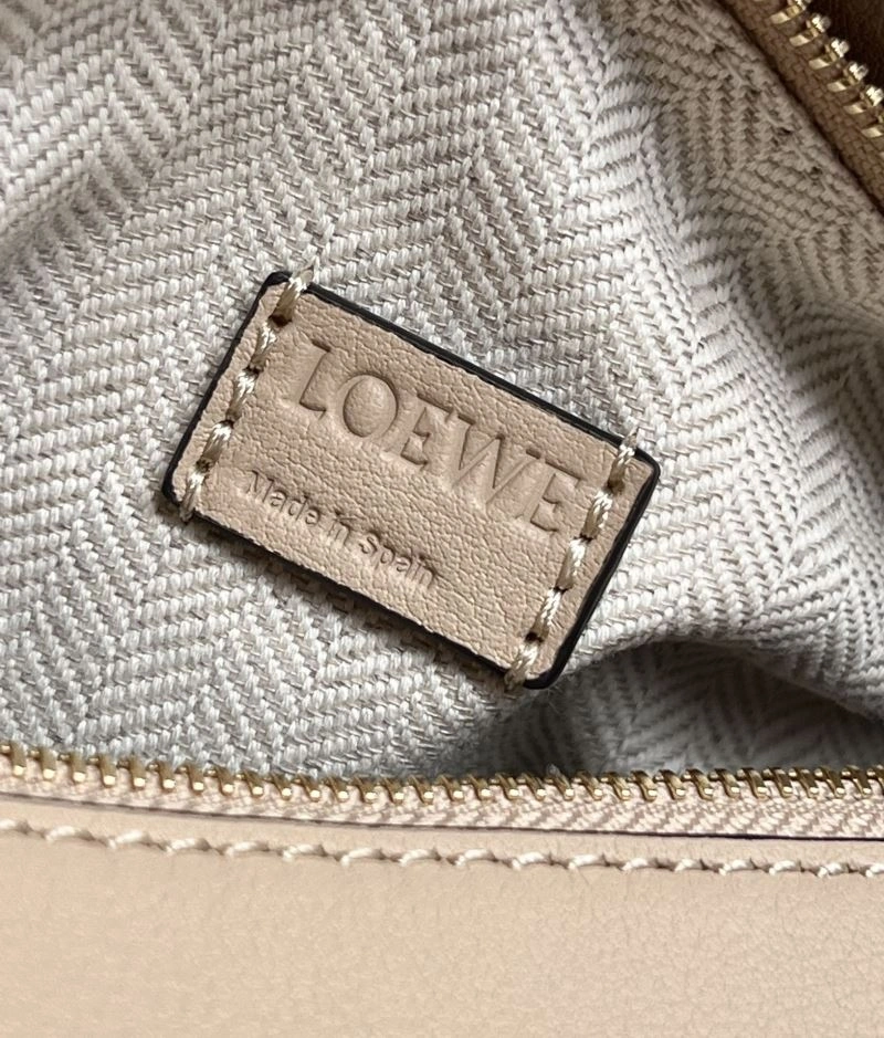 ModernLook Loewe Puzzle Bags 58402