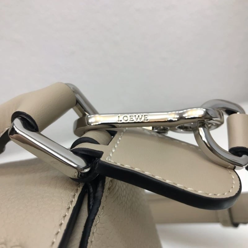Classic Loewe Puzzle Bags 58404