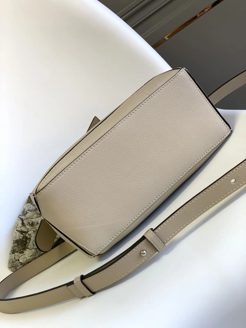 Effortless Loewe Puzzle Bags 77384