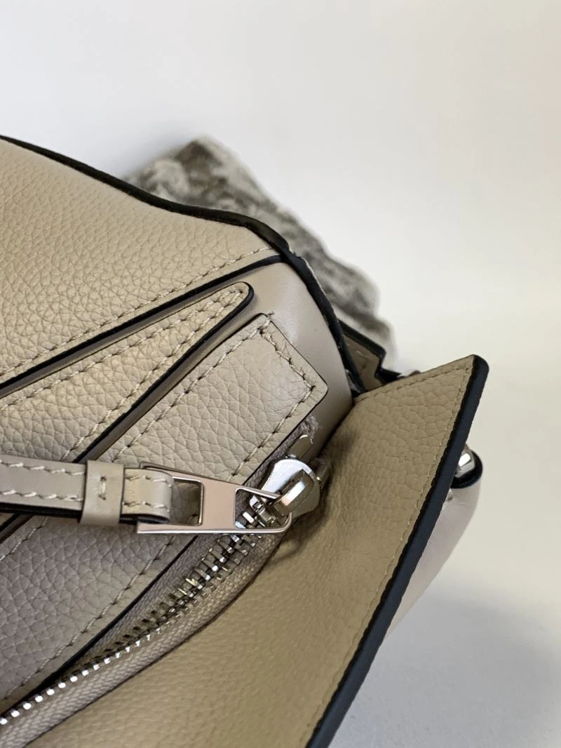 Effortless Loewe Puzzle Bags 77384