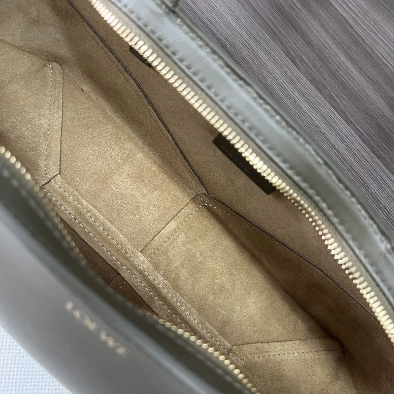 Neat Loewe Puzzle Bags 77372