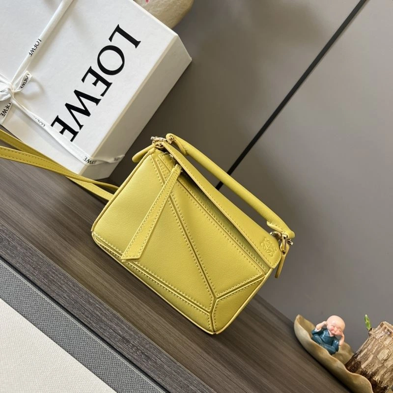 Unique Loewe Puzzle Bags 77356