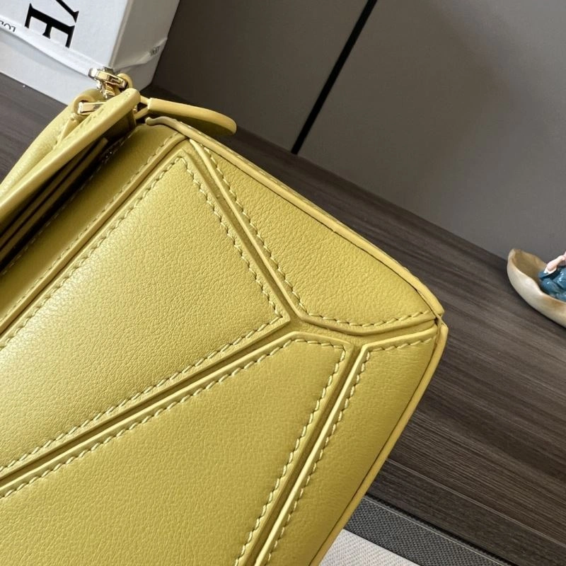 Unique Loewe Puzzle Bags 77356