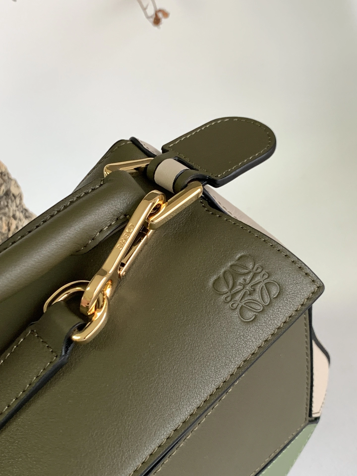 Original Loewe Puzzle Bags 72105