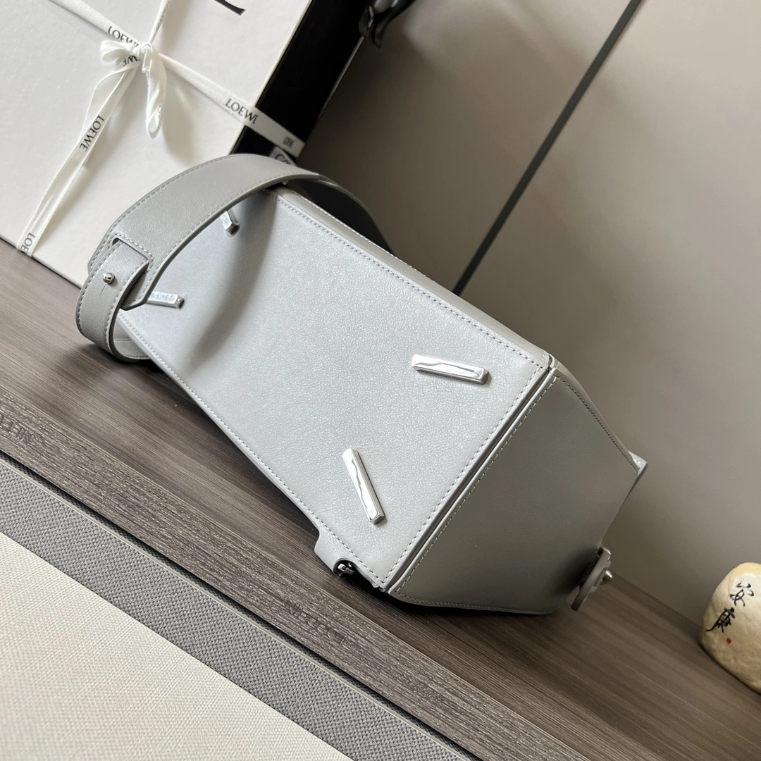 Lightweight Loewe Puzzle Bags 72137