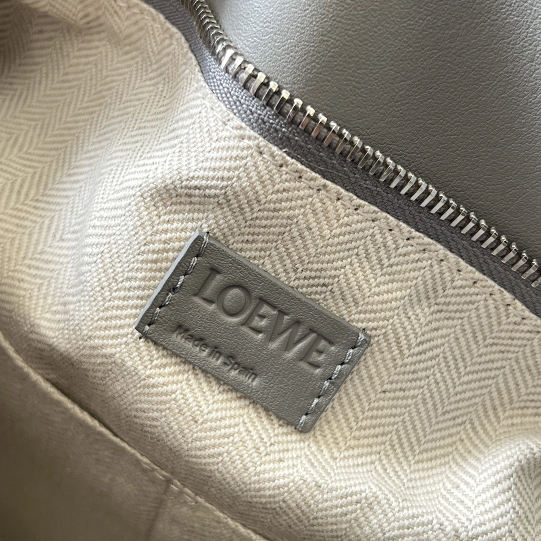 Lightweight Loewe Puzzle Bags 72137