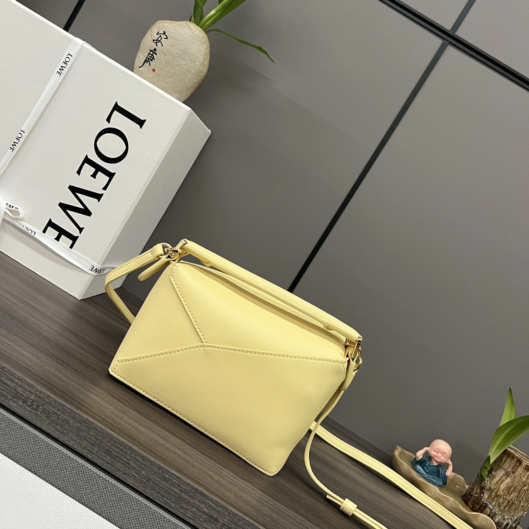 Modern Loewe Puzzle Bags 72102