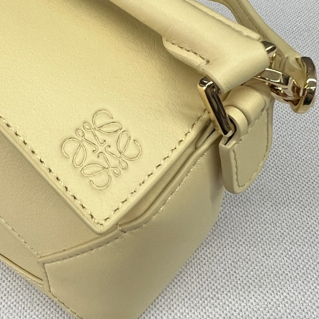 Modern Loewe Puzzle Bags 72102