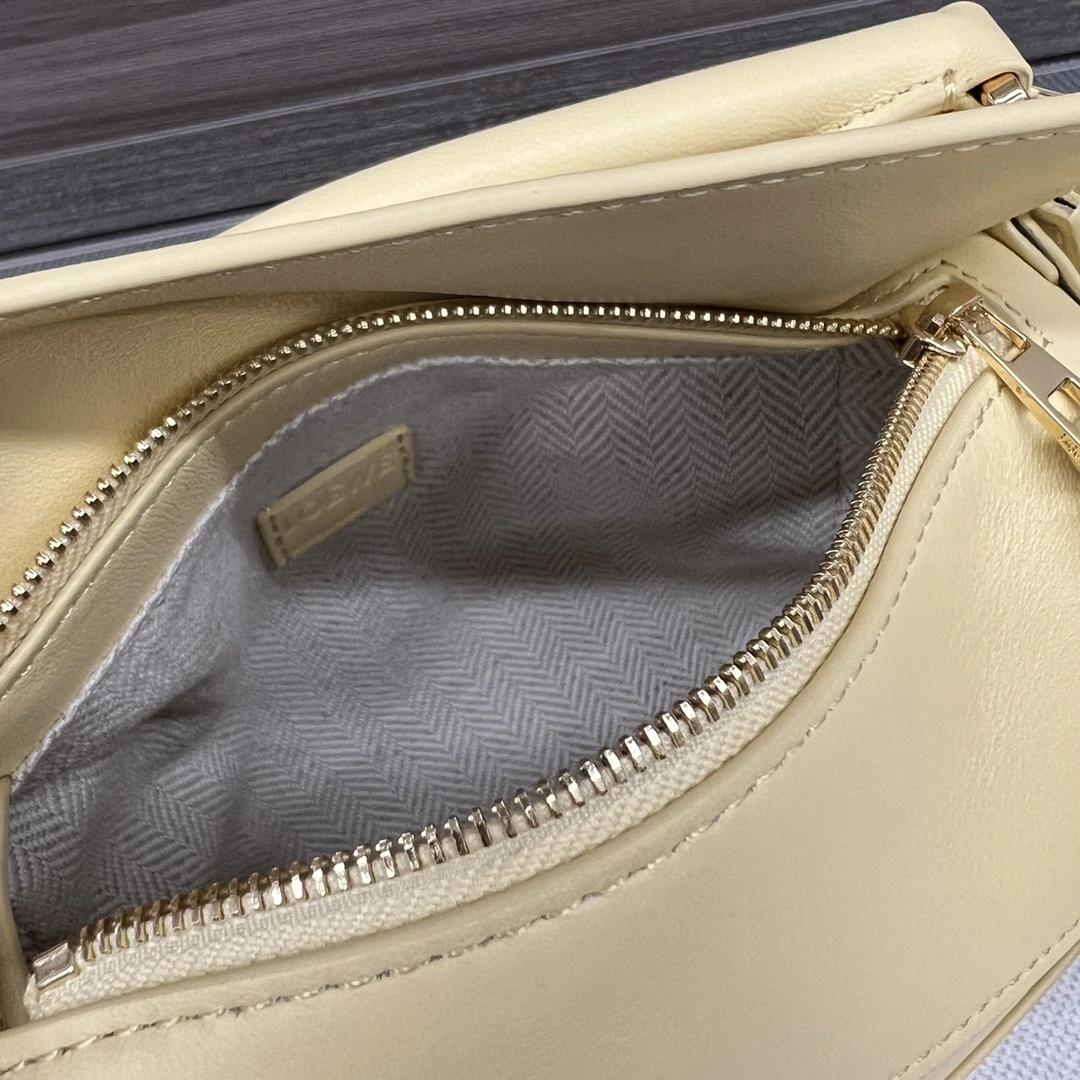 Modern Loewe Puzzle Bags 72102