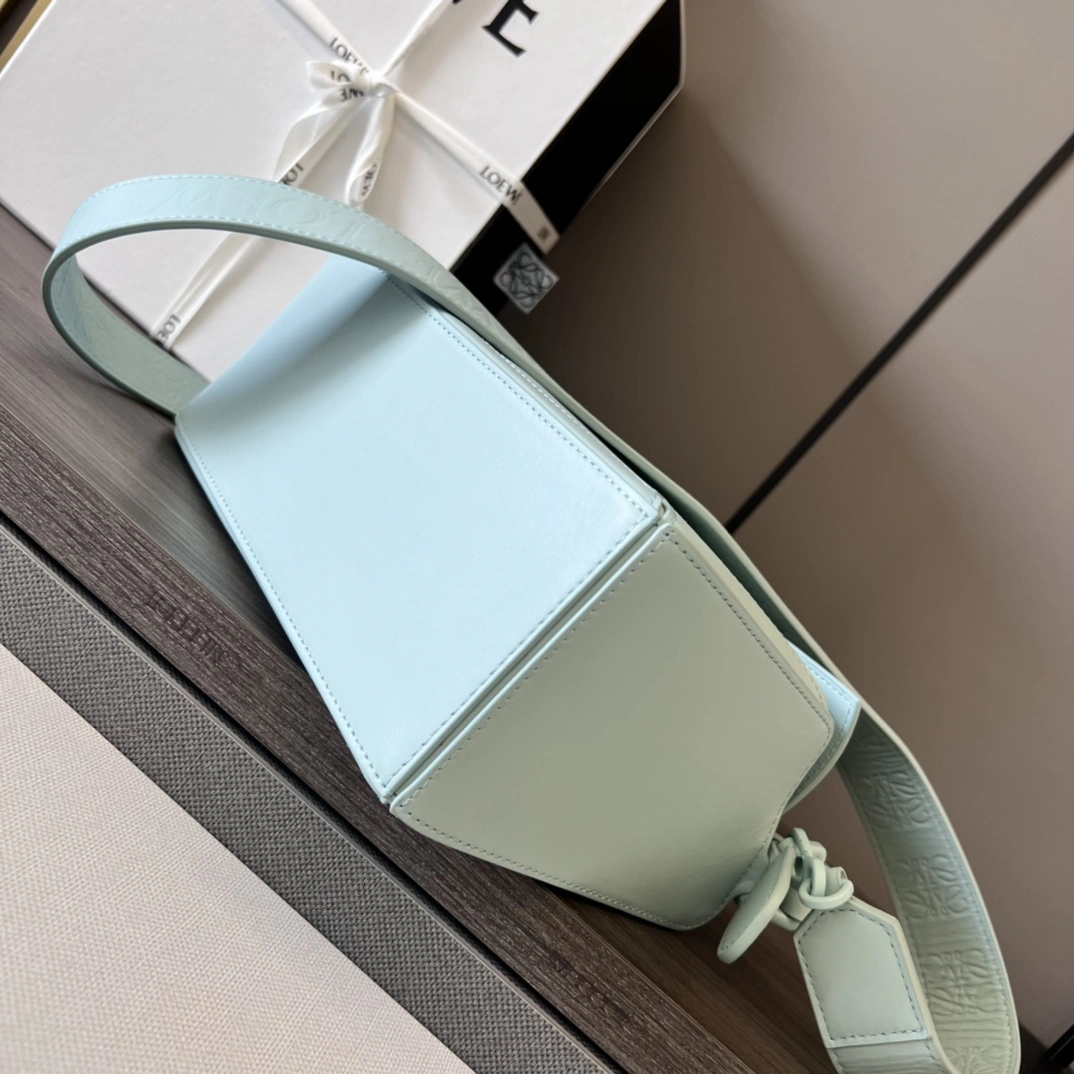 OdorResistant Loewe Puzzle Bags 72112
