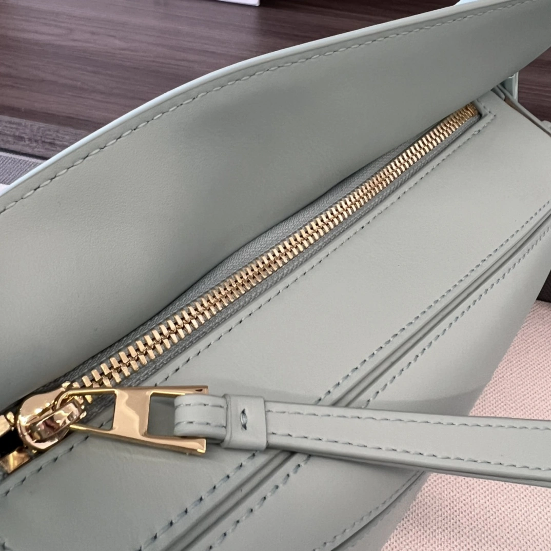 OdorResistant Loewe Puzzle Bags 72112