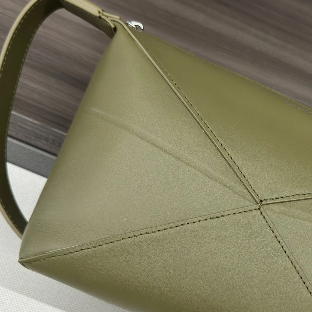Loewe Puzzle Bags Sporty 72099