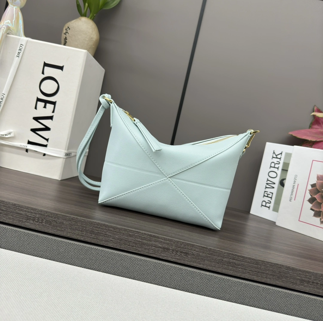 Soft Loewe Puzzle Bags 72129