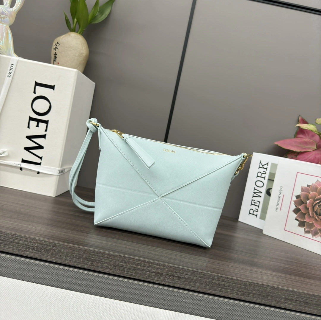 Soft Loewe Puzzle Bags 72129