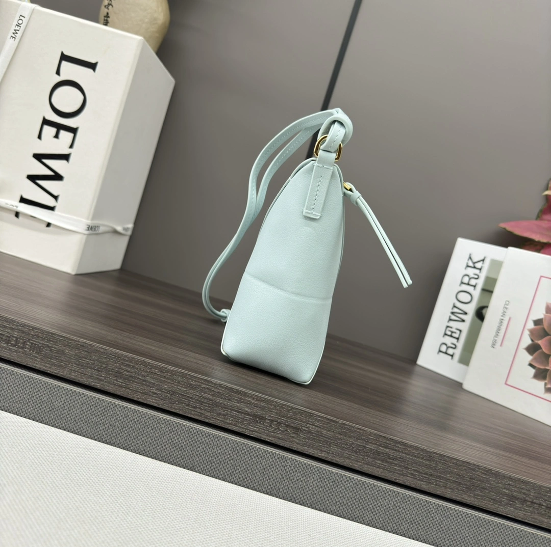 Soft Loewe Puzzle Bags 72129