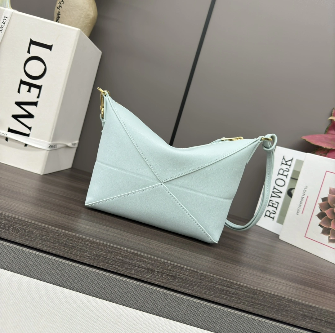 Soft Loewe Puzzle Bags 72129