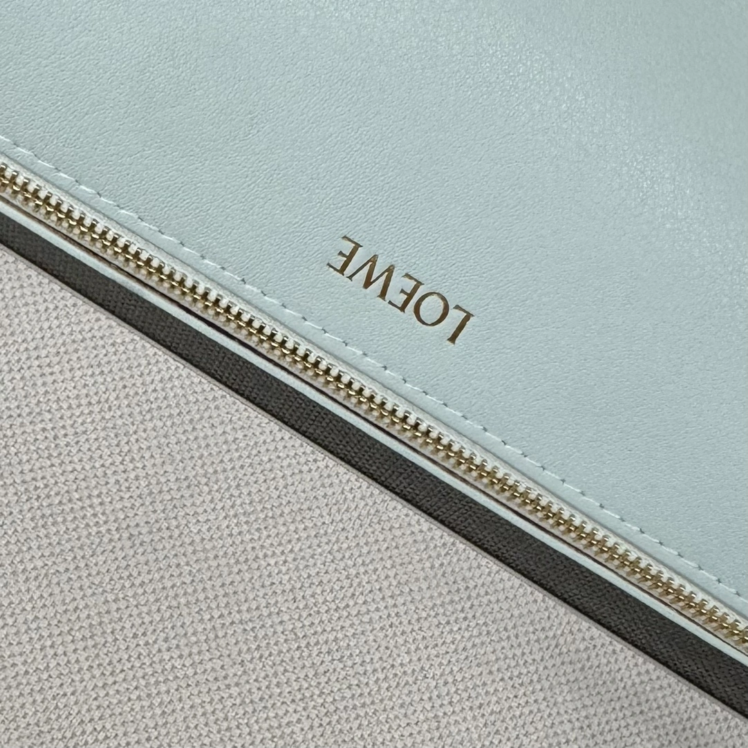 Soft Loewe Puzzle Bags 72129