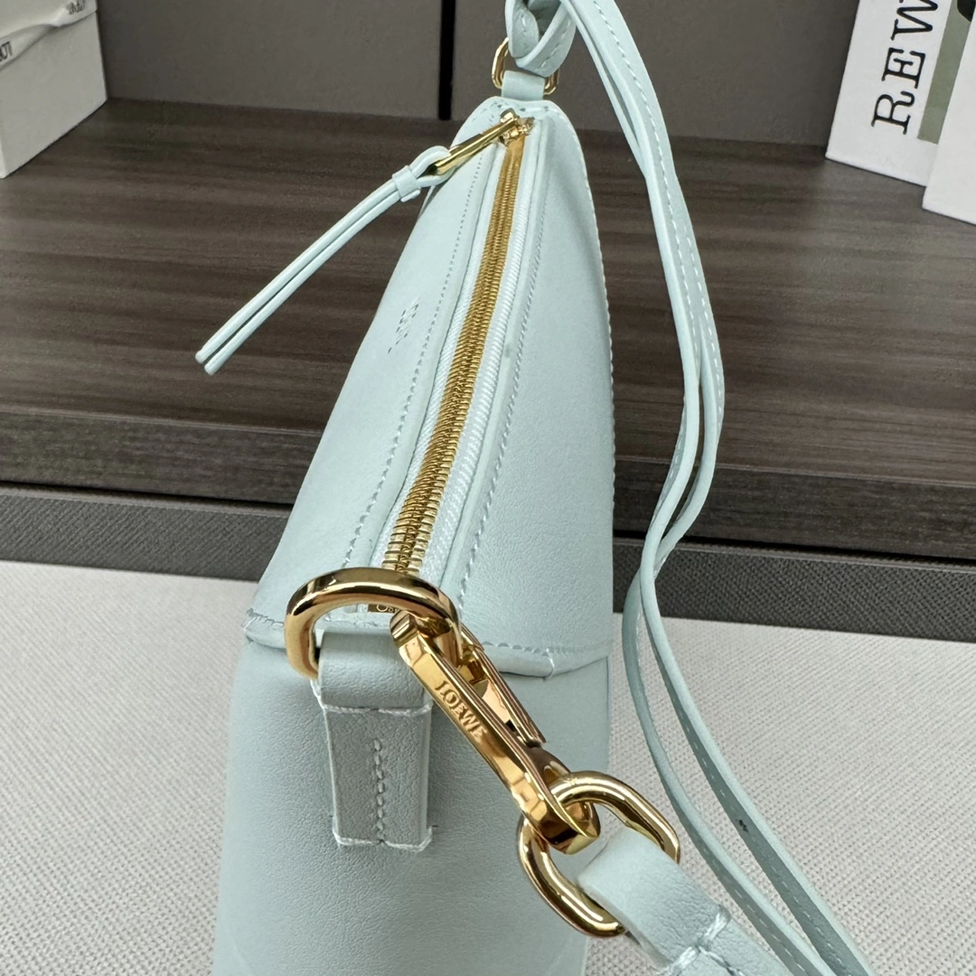 Soft Loewe Puzzle Bags 72129