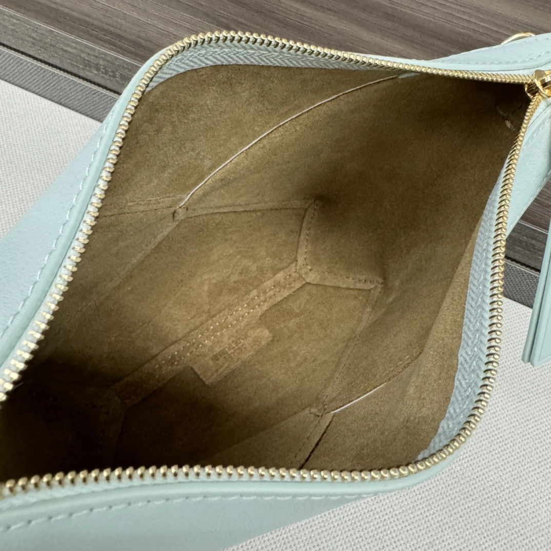 Soft Loewe Puzzle Bags 72129