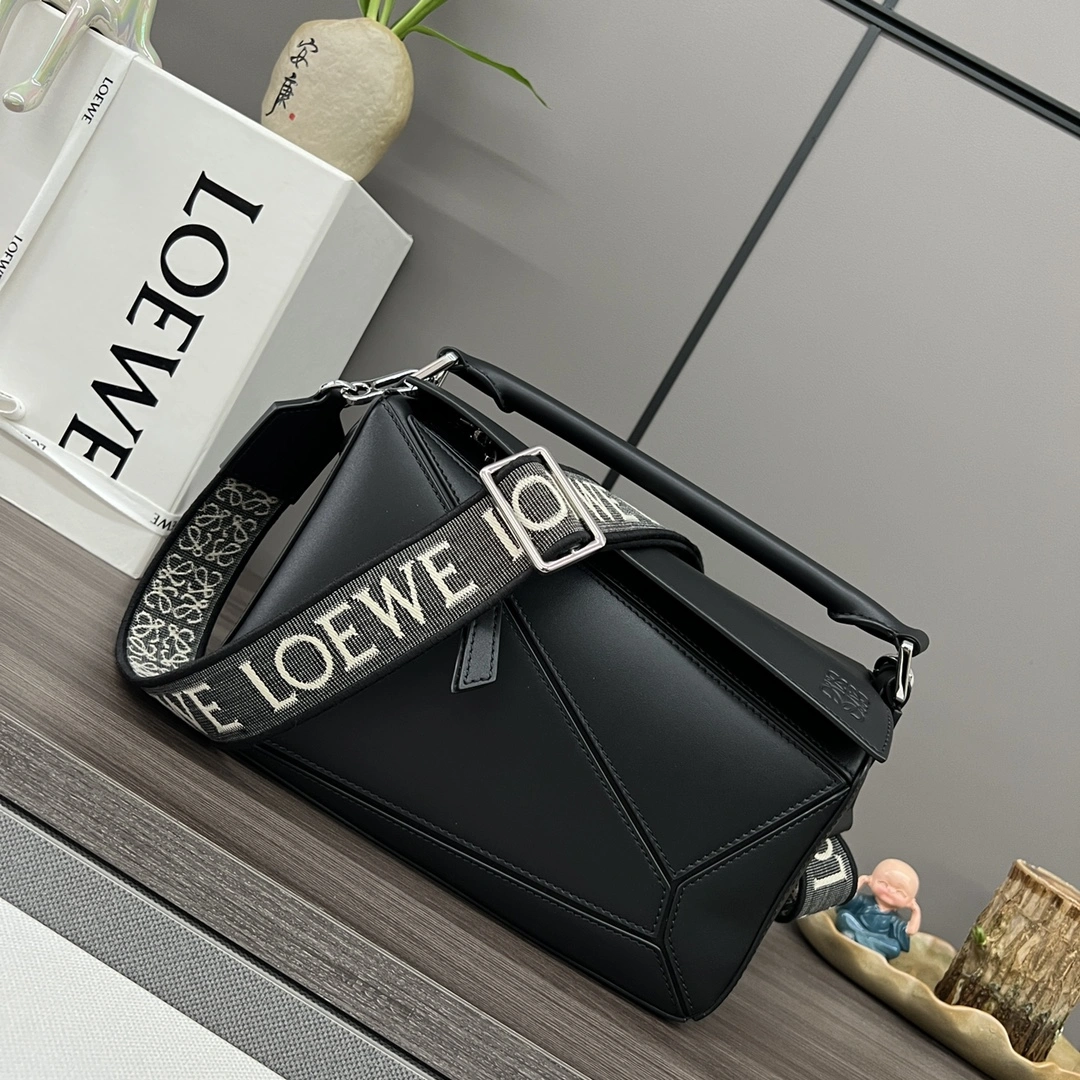 QuickDry Loewe Puzzle Bags 67200