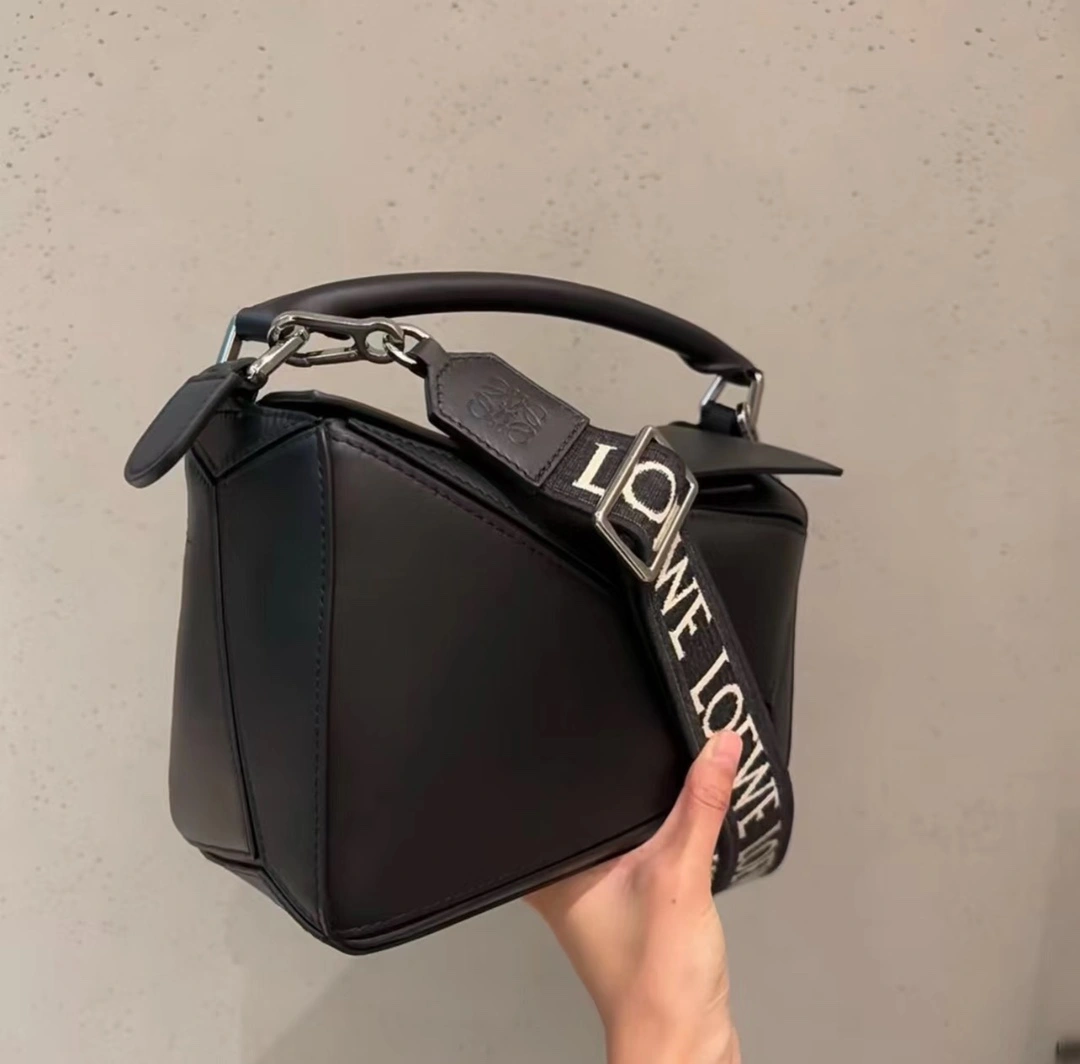 QuickDry Loewe Puzzle Bags 67200
