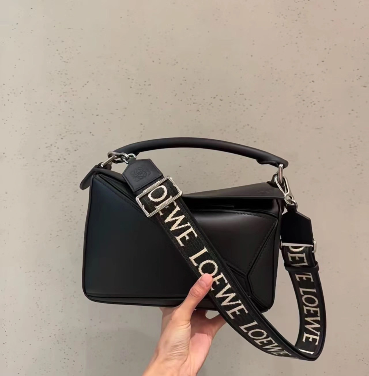 QuickDry Loewe Puzzle Bags 67200