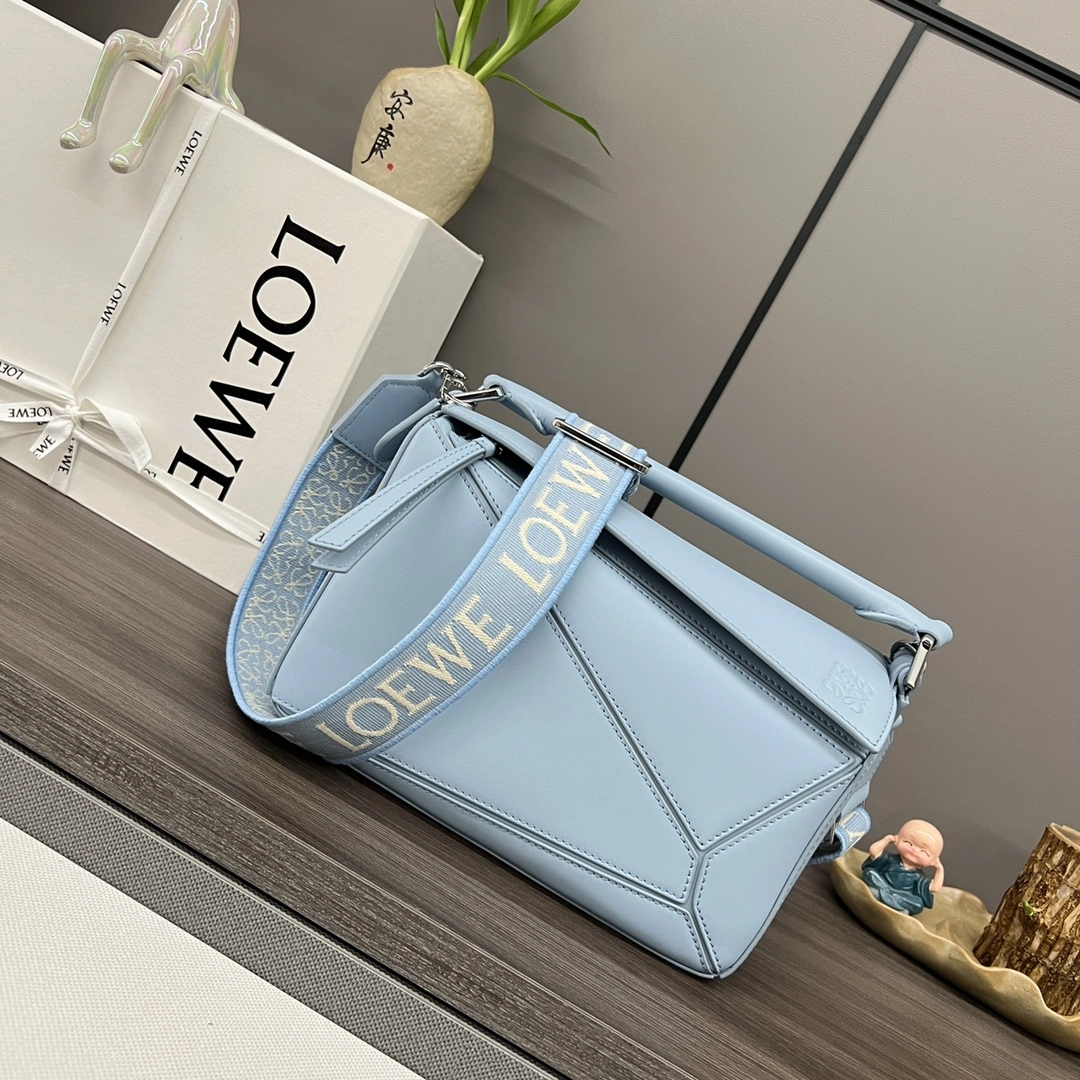 Soft Loewe Puzzle Bags 67182