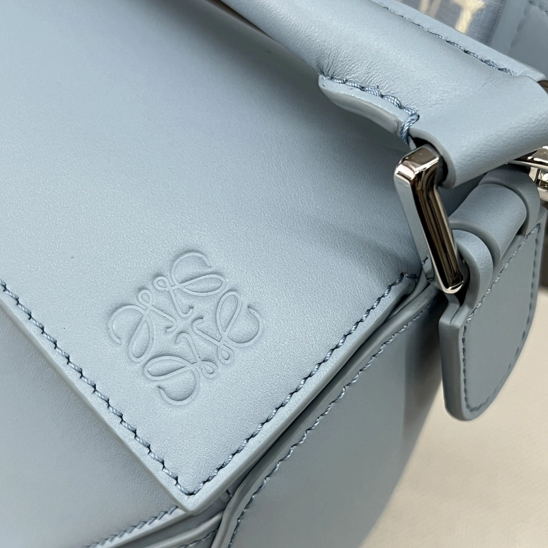 Soft Loewe Puzzle Bags 67182