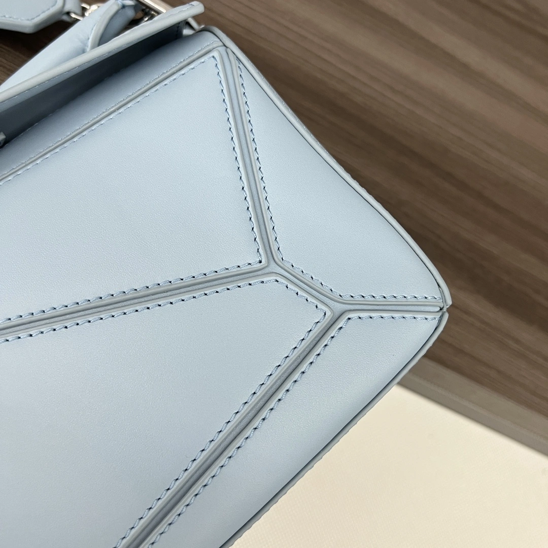 Soft Loewe Puzzle Bags 67182