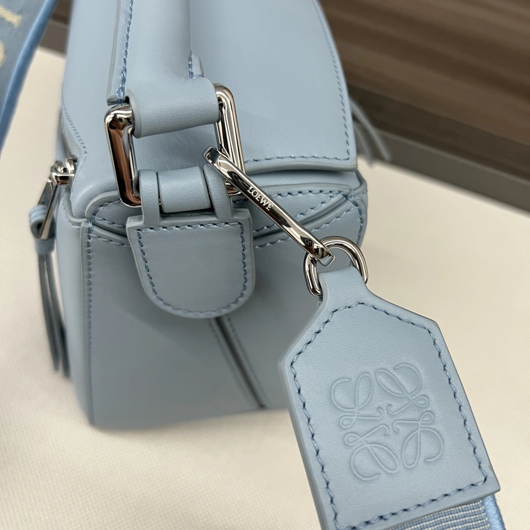 Soft Loewe Puzzle Bags 67182