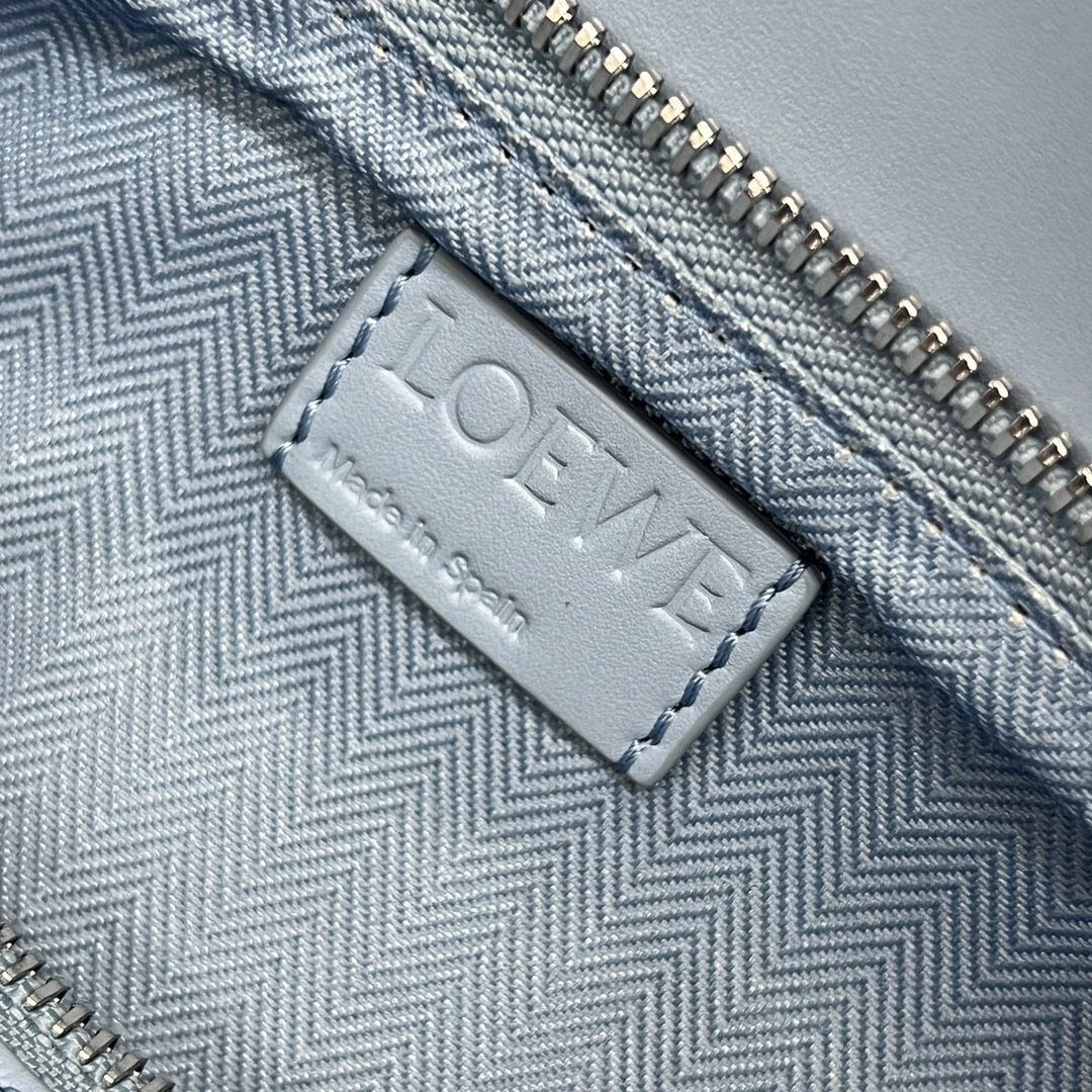 Soft Loewe Puzzle Bags 67182