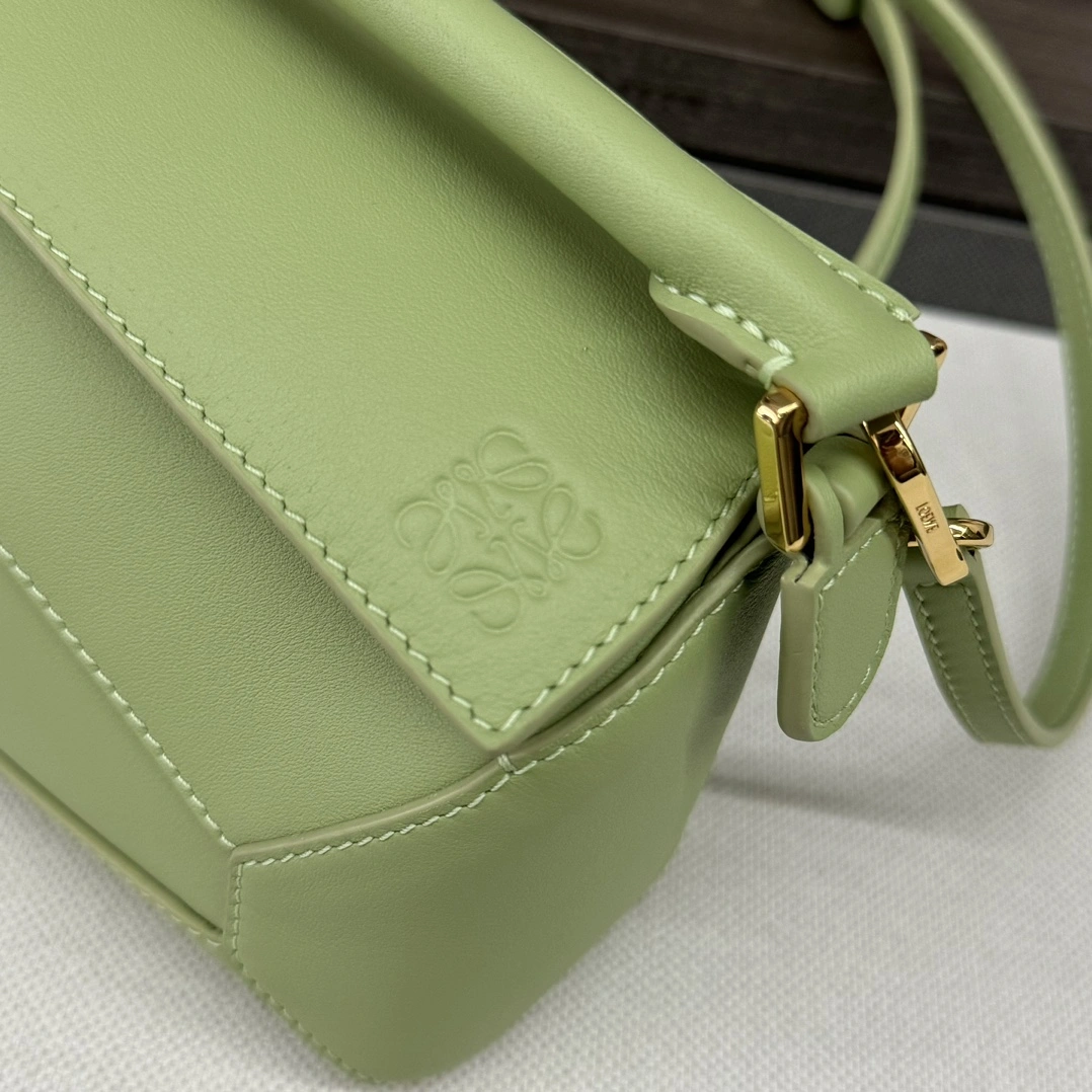 Loewe Puzzle Bags Breathable 67180